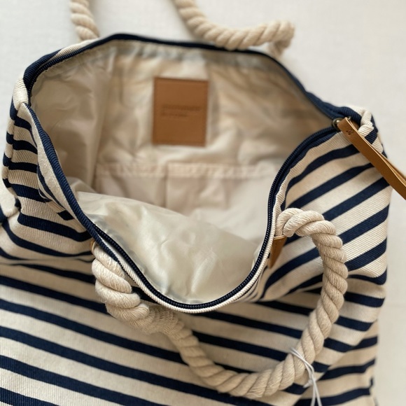 Summer & Rose Tote - Picture 2 of 2